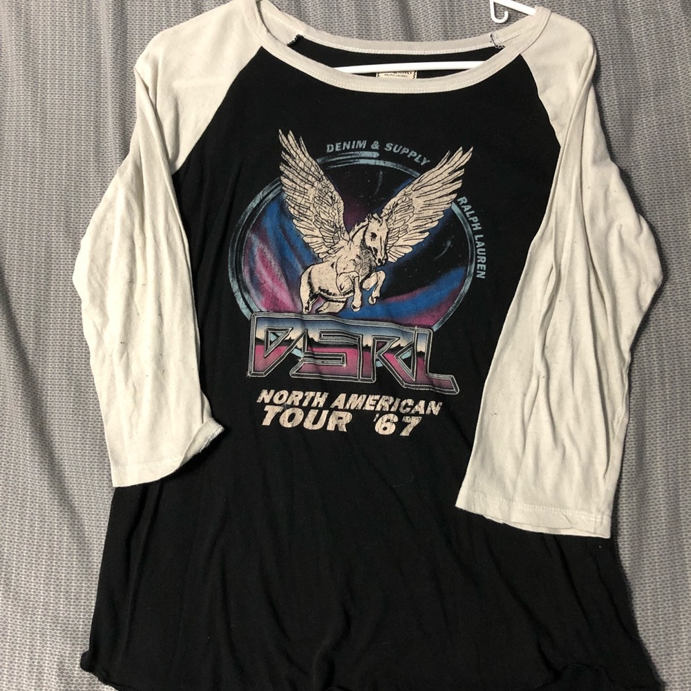 Quarter sleeve shirt